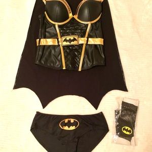 Bat woman bustier with cape, shorts and gloves size M